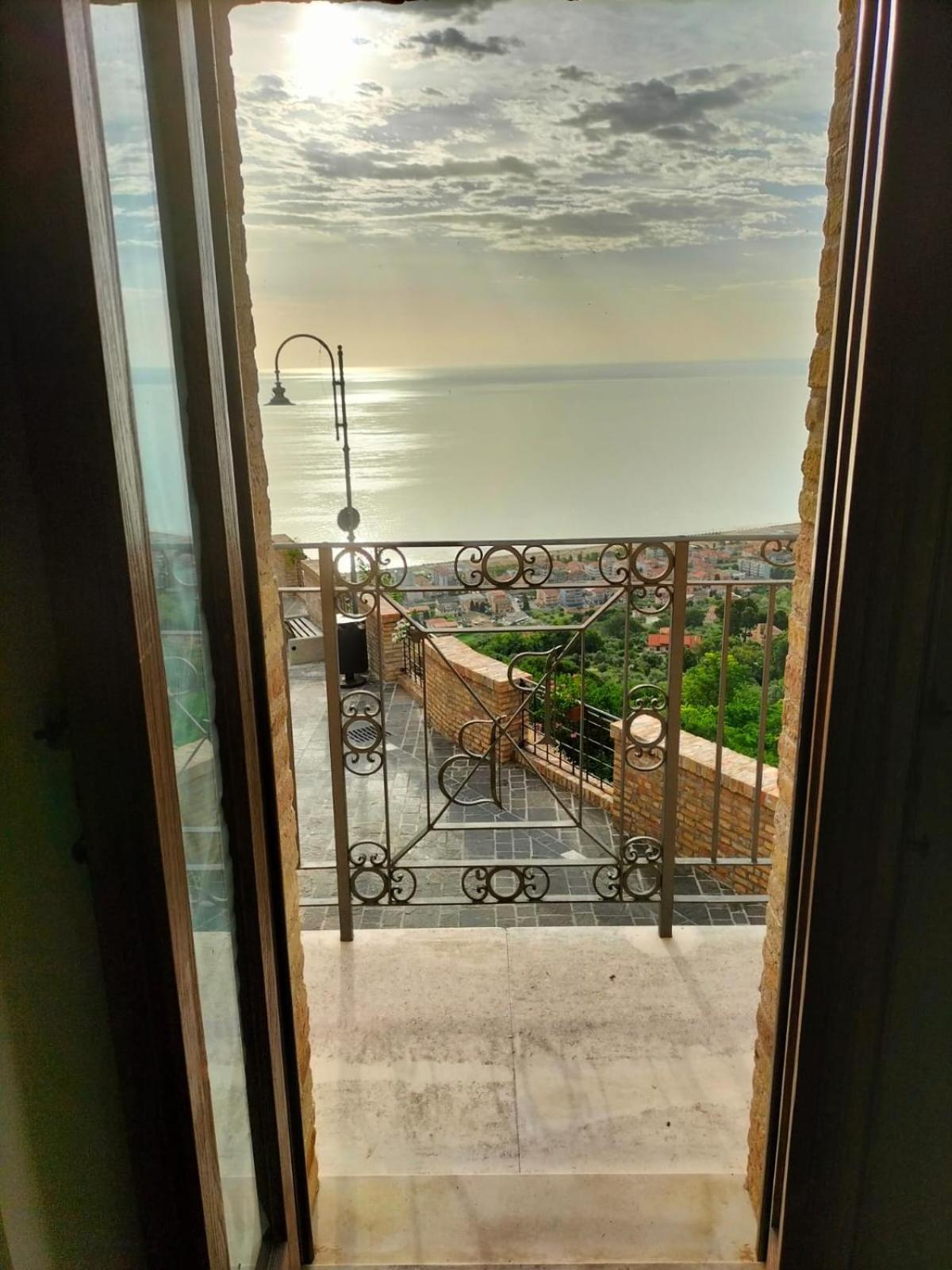 Anpemo Casa Vacanze Silvi Paese Ngoại thất bức ảnh